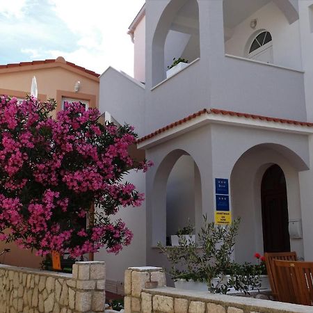 Apartments By The Sea Pag - 16100 Pag Town Zewnętrze zdjęcie